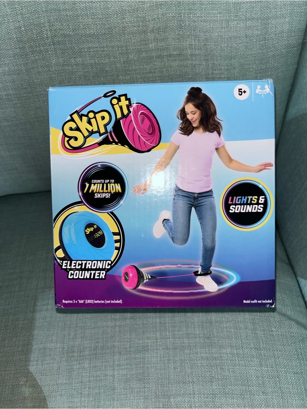 Just Play Skip It Retro Outdoor Toy
Light Up Ball and Digital Counter, Blue, 31-